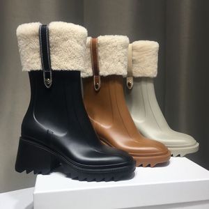 Botty Rain Boot em PVC Mulheres Designer Botas de Chuva com Zipper Mohair Moda Alta Bota De Moda Ao Ar Livre Sapatos Casuais Plataforma Borracha Rainboots