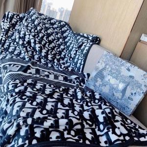 ヴィンテージスタイルの柔らかい青い単語のスローフランネルショール毛布の大きいサイズ150x200cmファッション旅行ホームオフィスNap Dtor毛布