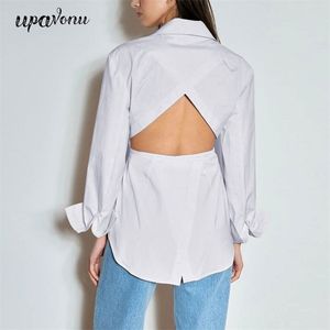 Ücretsiz Bluz Kadınlar Uzun Kollu Oymak Dantel Yukarı Shirts Rahat Moda Seksi Turn-down Yaka Ön Düğme Solid Top 210524