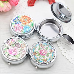 Round Shape Ashtray Keychain Eco-friendly Portable Mini Cigarette Keychain Metal Alloy Pocket Smoke Ash Tray Random Color