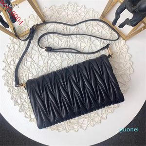 2021 Cross Ciała Kobiety Przyjazd Moda Torby Marka Lamb Skórzany Łańcuch Crossbody Torba Ramię Torebka Ruched Miękkie Mini Torebki