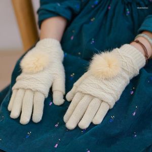 冬の暖かい毛皮のボールグローブ女性のタッチスクリーンのカシミヤニットの手首のミトン秋のポンポム5の指を編むGloves1