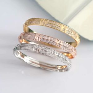 Europa América Moda Marca Joias Senhora Feminina Latão Gravado Letras Ouro 18K Com Diamantes Com Algarismos Romanos Pulseira 3 Cores