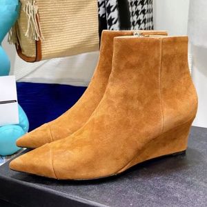 Botas de tornozelo Mulheres New Pointed Toe Real Leather Slope Shoot Shoes Curto Feminino Outono Inverno Moda Britânica Estilo Martin Boot