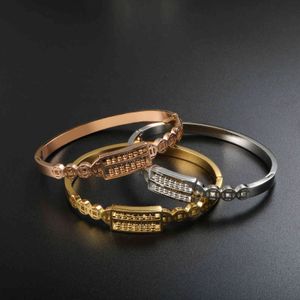 Cubic Zircon Setting Bangle in Europe and America Jewelry Designer Gold Bangle Cuff Name Customize Design Wholesale Q0719