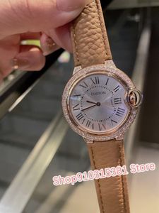 Kända märke kvinnor Rom nummer Klockor Högkvalitativ Zircon Quartz Armbandsur Kvinna Real Läder Crystal Diamond Clock 36mm