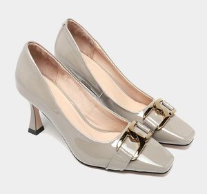 럭셔리 섹시한 여자 하이힐 신발 특허 가죽 스팽글 버클 스틸레토 7.5 cm 얕은 입 슬립 온 Quare 발가락 디자이너 레이디 파티 싱글 신발 고품질