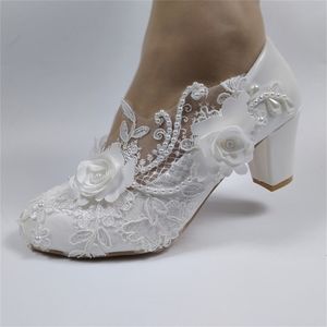 arrivo Scarpe da sposa da donna Abito da damigella d'onore Scarpe con tacco medio con tacco alto Fiore di pizzo bianco femminile 211123