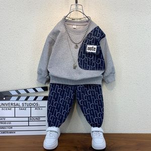 Klädset 2021 Höst Babykläder Barn Pojkar Flickor Sweatshirts Byxor 2st/set Småbarn Aktivt Spädbarn Barn Träningsoverall Ytterkläder