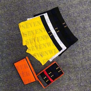 Mutande traspiranti in cotone Morbidi boxer da uomo Brevi pantaloncini da uomo sexy Boxer con stampa di lettere Intimo per uomo Asciugatura rapida