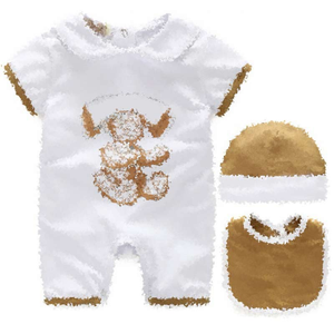 Set di abbigliamento per neonate di alta qualità Set di vestiti per neonati morbidi e traspiranti per ragazzi Tuta per bambini + cappello + fattura 3 pezzi