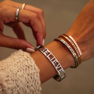 Stainless Steel Mantra Cuff Bangles Engraved Positive Inspirational Words Hollow Out Alphabet Letter Bangle Femme Bijoux Sl-171 Q0717