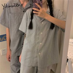Yitimuceng 2 peça blusa gráfica e shorts mulheres xadrez botão up oversized casal terno cinza preto verão japonês 210601