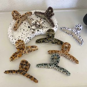 Leopard Print Plush Clip Headdress Hairpin Back Head Grip Korean Simple Large Hair Claw Autumn And Winter