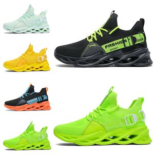 Daha ucuz marka olmayan erkek kadın koşu ayakkabıları bıçak nefes ayakkabı siyah beyaz yeşil turuncu sarı erkek eğitmenler açık spor ayakkabı
