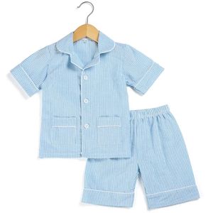 Baumwoll-Streifen-Seersucker-Sommerpyjama-Set, gestreifte Boutique-Nachtwäsche für zu Hause für Kinder von 12 Monaten bis 12 Jahren, geknöpfter Schlafanzug 211130