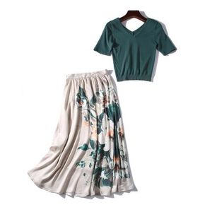 夏のヴィンテージ2つの部分セット女性の基本的な緑のニットトップ+ Aラインの花のプリントスカートスーツのスパイチレディースエレガントな衣装210525
