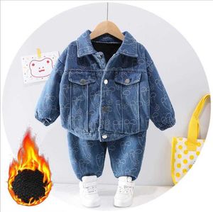 Mode Vinter Barn Tracksuits Baby Cowboy Två Piece Passar Boys Fleecy Denim Cardigan Jacka + Denim Byxor Casual Sport Suit G1023