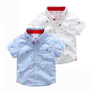 Bebek Yaz Giysileri İngiltere Tarzı 2-10 Yıl Çocuklar Pamuk Giyim Cep Karikatür Baskı Kısa Kollu Gömlek Boy 210529