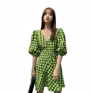 Gitterkleid Frauen Sommer süße koreanische Version Retro Green Bubble Sleeve V-Ausschnitt Lose A-Line-Kleider weiblich LR1193 210531