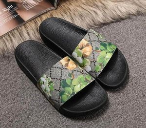 130kw Najnowsze Wysokiej Jakości Mężczyźni Design Kobiety Flip Flops Kapcie Moda Skórzane Slidki Sandały Damskie Obuwie