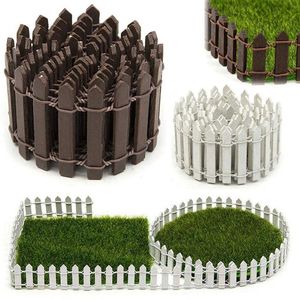 Ny 100 * 5cm DIY Mini Fence Miniatyr Trä Hantverk Fairy Glass Container Doll Branch Palette Display Dekoration 210607