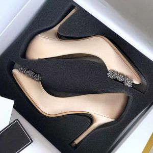 Modedesigner neues Luxuskleid Damenschuhe High Heel spitzer Zehenbereich Seidenoberfläche Brautmodell handgemachte maßgeschneiderte Kristalldiamantschnalle Größe 35-41