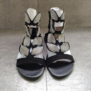 Designer Mulheres Sapato De Moda Cristal Open Toe Ankle Sandálias Strass Baixo Calcanhar Flat Chinelos De Verão Butterfly Cunha Flats Confortável Zipper Sandal 007