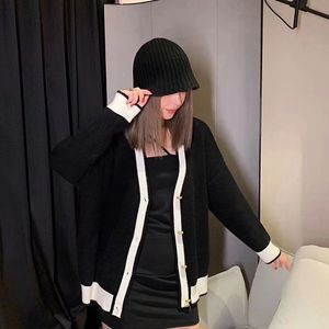 Tröjor European Station Spring and Autumn Designer Clothing Women's Coat Hooded Sweater Splicing Fashion Jacket Casual V-Neck Cardigan Outdoor Long Sleeve