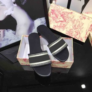 2021 High Quality women Sandals Slippers summer beach indoor Flat shoes Designer Classic Woman Sandal Shoe With box size 35-43