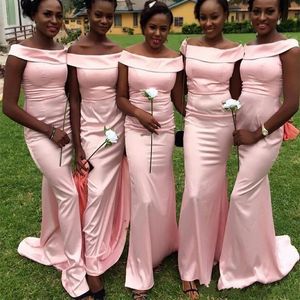 Enkelt av axeln Long Mermaid Bridesmaid Dresses Pink Wedding Gues Dress Prom Gowns