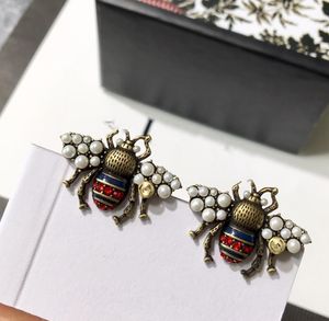 Orecchini a forma di ape di design per le donne Orecchini di gioielli con orecchini di animali di cristallo di perle di rame vintage di alta qualità Dropship