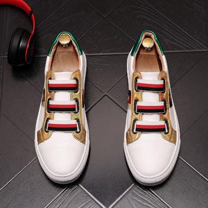 Män mode affärskor casual vår höst punk stil broderi trend man läder hip hop sneakers vit grön skor