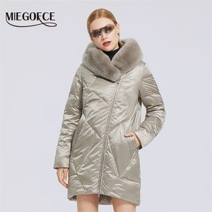 MiEGOFCE Casaco de algodão das mulheres de inverno com elegante colar de pele rex coelho longo jaqueta inverno mulheres parkas à prova de vento 210819