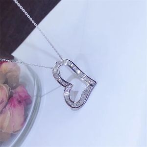 Hjärta älskar Moissanite Diamond Pendant Real Sterling Sier Charm Party Wedding Pendants Halsband för kvinnor Fin smycken gåva