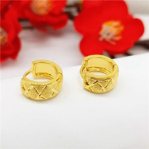 6mm Kalın Oyma Huggie Hoop Küpe 18 K Sarı Altın Dolu Klasik Moda Takı Hediye