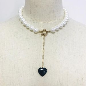 Collana di perle d'acqua dolce Gioielli fatti a mano a collo corto Ciondolo in pietra nera Banchetto Matrimonio Donna Aggiungi glamour Abbigliamento Accessori Collane