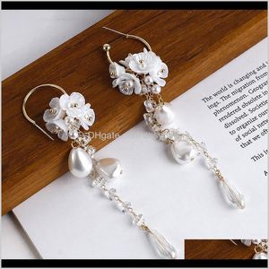 Dangle żyrandol dostawa 2021 Koreańska perła kwiatowa dla kobiet dziewczyna elegancka długie kolczyki z frędzlami