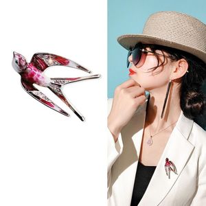 Pins, broscher Guldfärg med emaljdjur Härlig fågel Swallow Brosch Pin för Lady Scarf Spänne Smycken Tillbehör