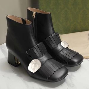 Bottines à plateforme d'automne et d'hiver en cuir bout rond talon plat bottes pour femmes mode noir designer Martin botte style britannique Chelsea