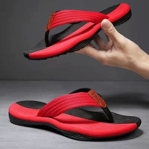 2022 Lato Męskie kapcie Moda Osobowość Non Slip Clip Flip-Flops Outdoor Leisure Soft Size Beach Sandals Rozmiar 39-47