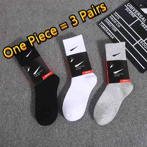 Herren Socken Mode Frauen und Männer hochwertiger Brief Atmungsaktives Baumwoll Großhandel Calzino Jogging Basketball Football Sports Socken Stickstil