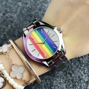 Orologi di marca Orologio da polso al quarzo con cinturino in acciaio Matel colorato stile arcobaleno da donna ragazza M99