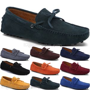 095 Nya Mode Mens Casual Skor Läder Brittisk Stil Vårpar Äkta Ärter Scrub Men Drive Lazy Man Overshoes Utomhus Bekväm Andningsbar Svart Gul