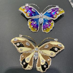 Brosche mit großem Schmetterling, violett, braun, Kupfer, mit kubischem Zirkon und Öltropfen, modischer Damenschmuck