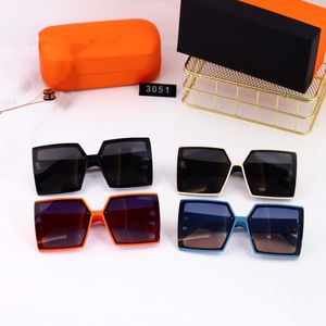 2022 Новый дизайнерские женские солнцезащитные очки, 4 цветной моды, большая рама, квадратное лицо, маленький, открытый солнечный край зеркальная коробка