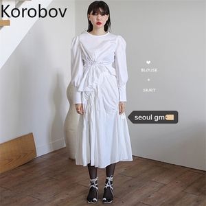 Korobov koreanska chic oregelbunden pleat design klänning kvinnor hög varit höft vit en linje vestido vår mode ropa 210430