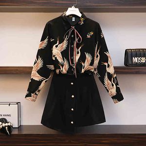 가을 여성 빈티지 레드 - 크레인 크레인 꽃 인쇄 활 셔츠 블라우스 + 블랙 미니 주름 치마 플러스 크기 2 피스 세트 210416
