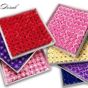 81Pcs Rose Bath Body Flower Floral Soap Scented Essential Wedding Valentine'S Day Gift Holding flowers 210706