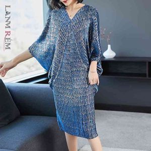 LANMREM High Quality Fashion V Collar Pleats Batwing Sleeve Loose Big Size Dress For Women Print Clothing Vestido YE853 210706